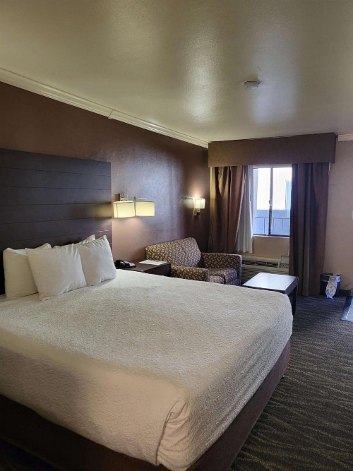 Best Western Innsuites Tucson Foothills Hotel & Suites image 1