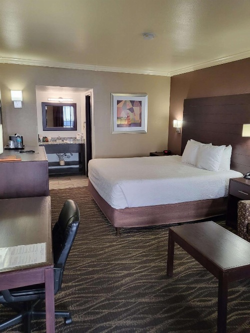Best Western Innsuites Tucson Foothills Hotel & Suites image 3